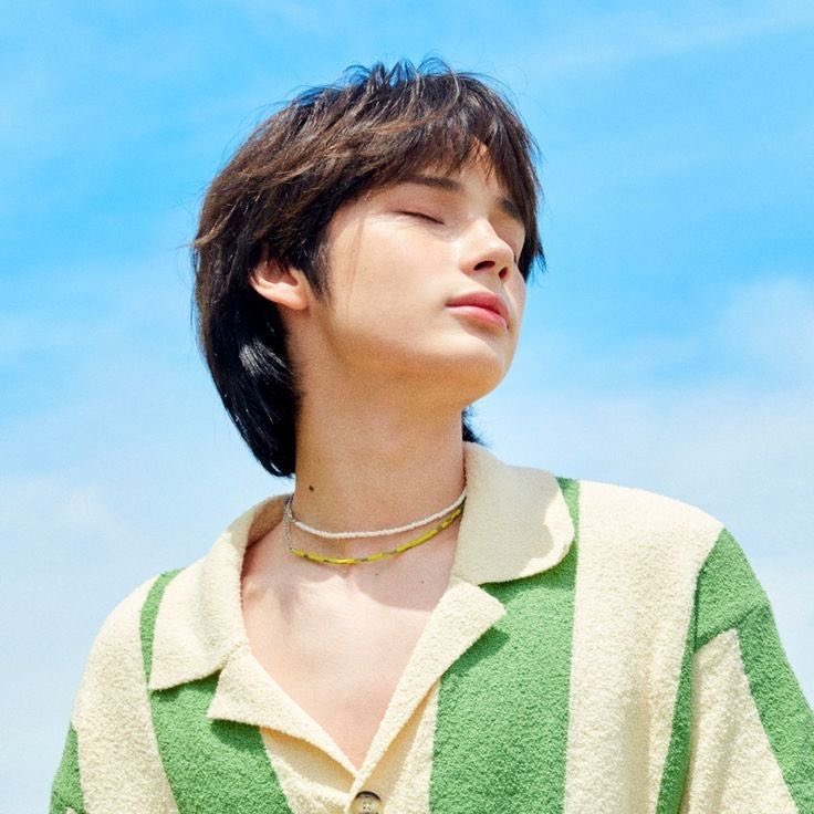 hoje to bem coisinhas naturais pra esse bomba que o calor de hoje ta babado espero que eu saia encharcado de agua! e vai ter a primeira performance do gxy com a nova formação #RedCarpetBDinSalvador