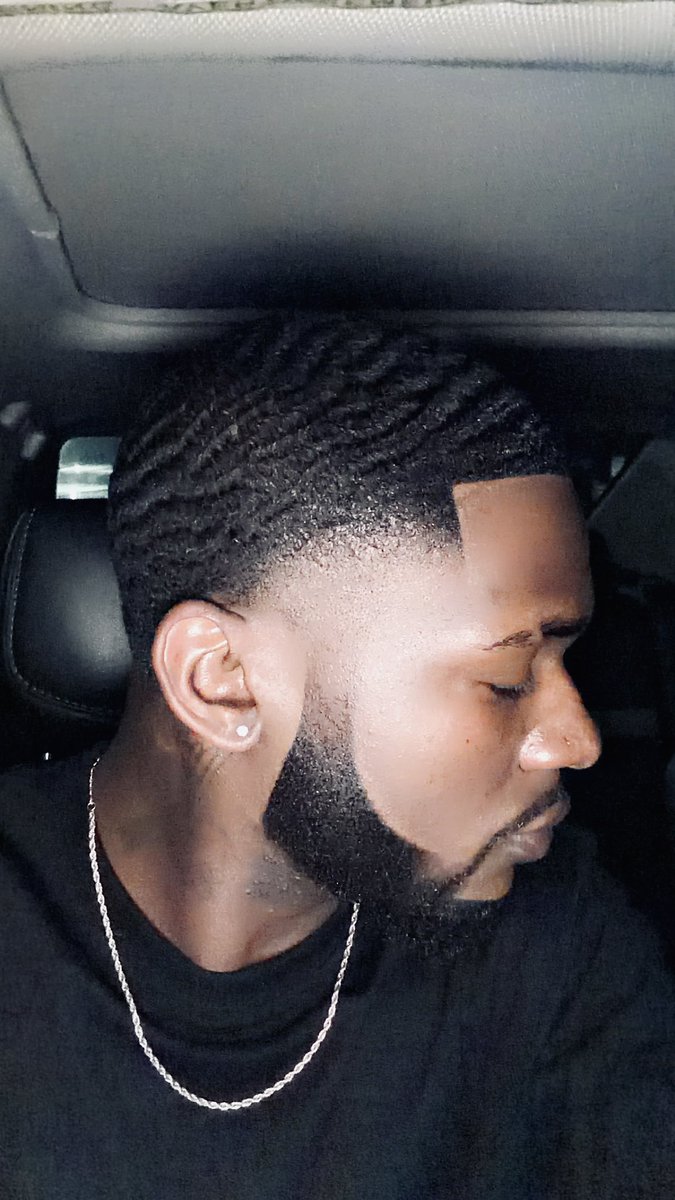 𝒵ℰℰ’ tweet media