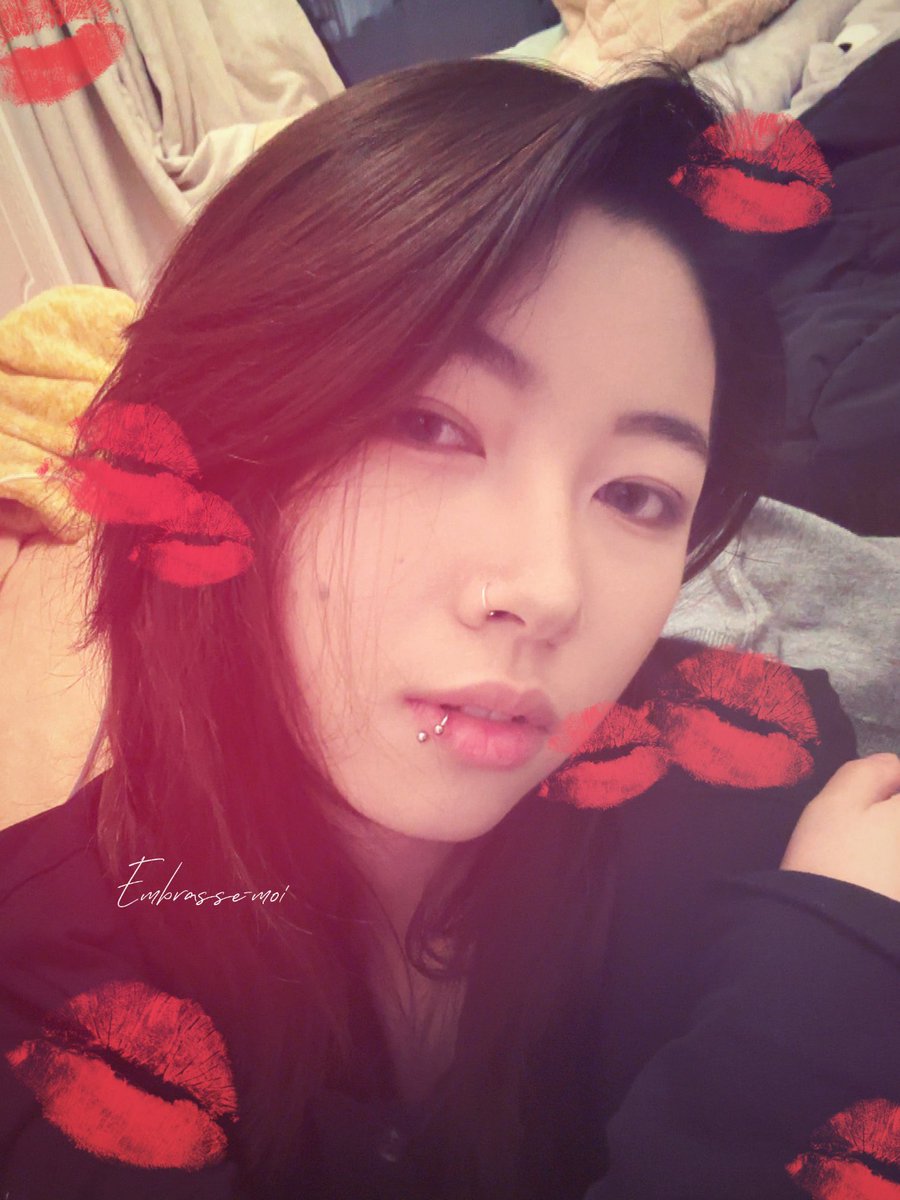 somewherewuuuu's tweet photo. 照片一则 #wlw #女同性恋 https://t.co/LWGv21mur1