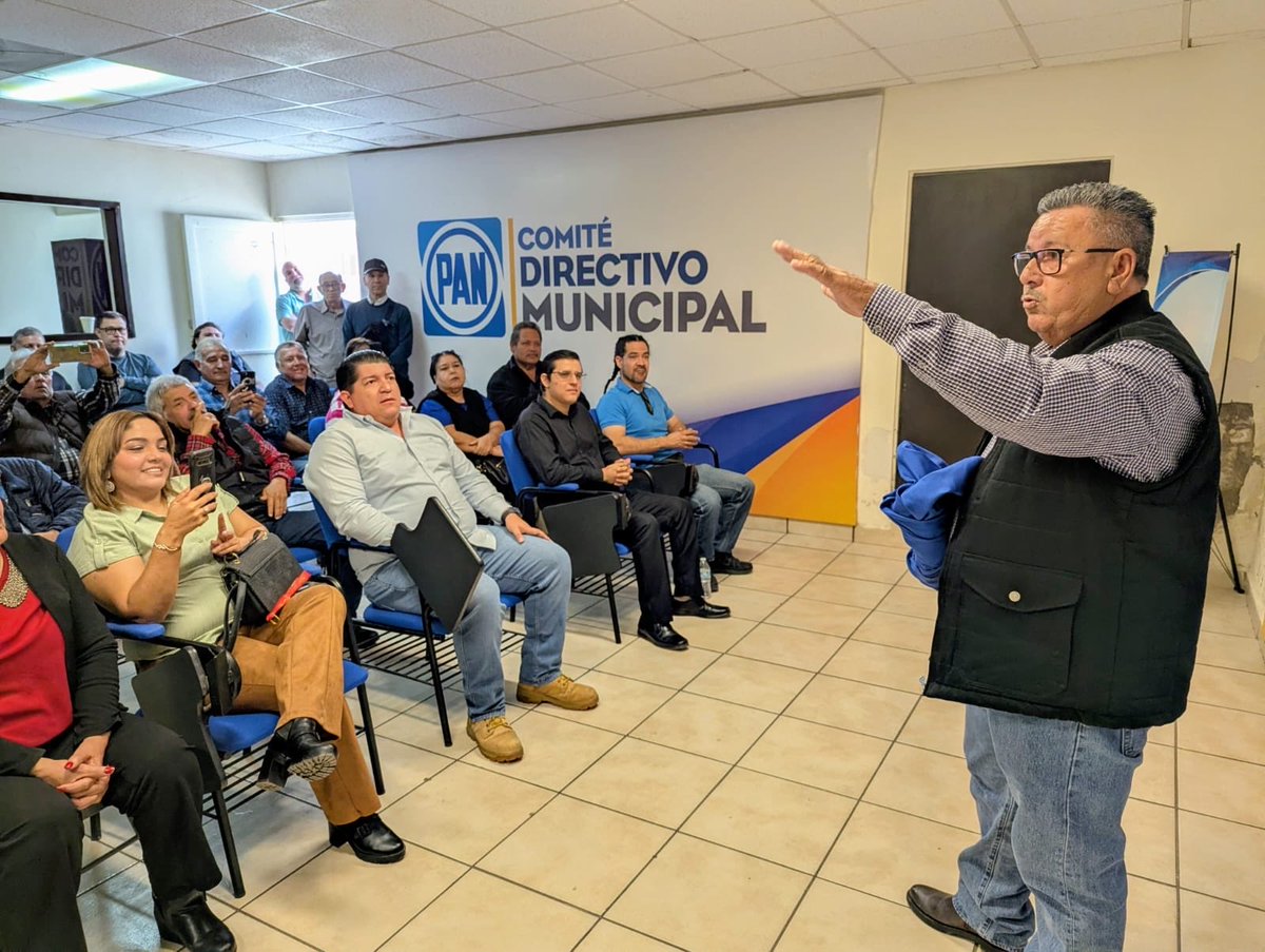 Un Bonito sábado panista en el <a href="/PAN_Hmo/">PAN Hermosillo</a>!

Reconocimos la trayectoria de mi amigo Meño Corral por su trabajo en <a href="/AccionNacional/">Acción Nacional</a> 

Nuestro Diputado y Amigo <a href="/arodriguezt01/">Agustin Rodriguez</a> nos platicó su trabajo en el congreso y de lo que viene para el PAN y para Hermosillo!

#ElPANEstáAquí