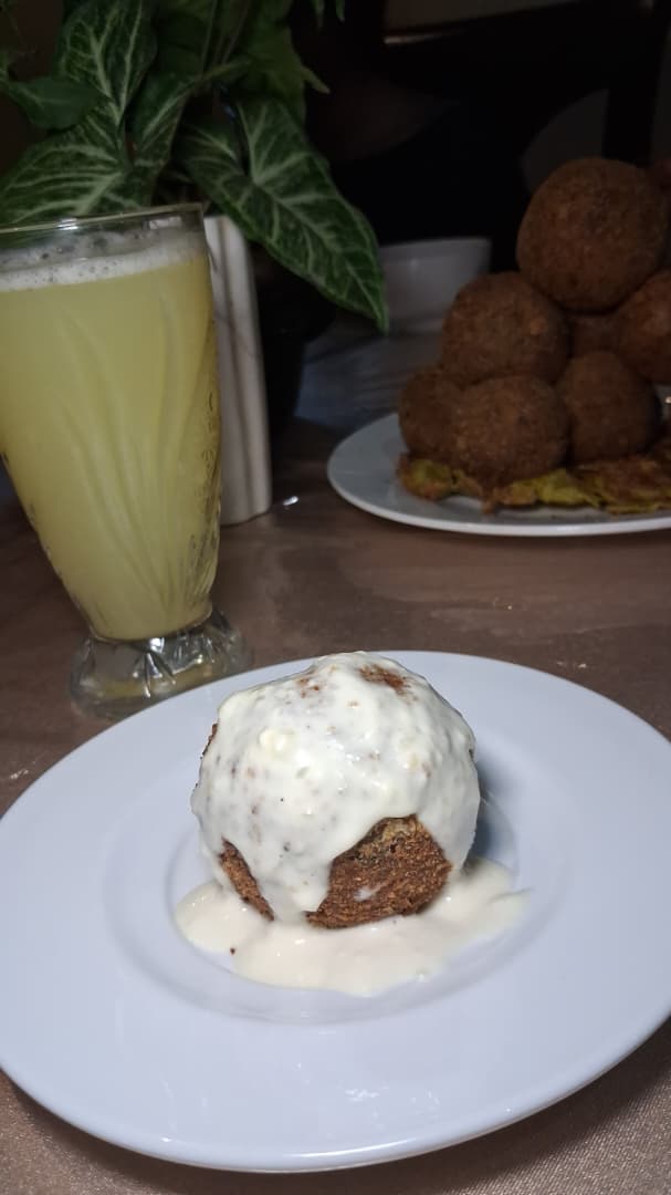 Alhamdulillah, my fast today went really well and was successful.

This was my first time having sahur with tea and cake, and honestly, it's a great combo I felt good about it.

Even with a busy day at work, I stayed strong, energetic, and powered through without any issues.

I