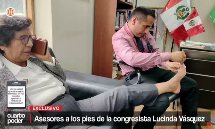 PitucadeBarrio's tweet photo. Lamentablemente se nos fue Lucinda Vásquez y también lamentablemente será recordada por esto. 

QEPD 🕊️ https://t.co/HUzoDpdRfY
