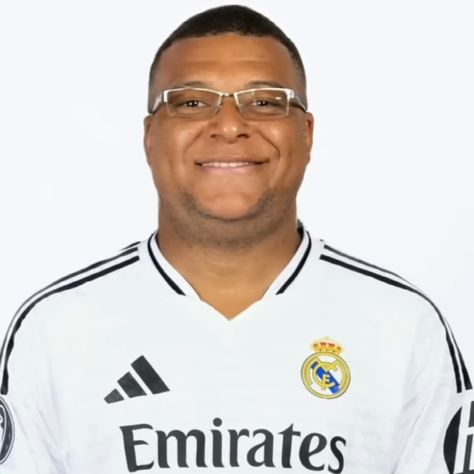 user112274966's tweet image. RT @rehanjaswal: @TheHateCentral give me freedom
give me fire
give me penalty
or i retire

~ Kylian Mbappe🐢