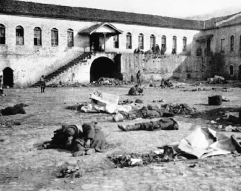 Yanya'ya veda...  21 şubat 1913

113 yıl evvel Yanya'nın terkedilmiş dağlarında Türk’ün hüzün dolu veda davulları çalınmıştı.
Vatanınızı unutmayın...