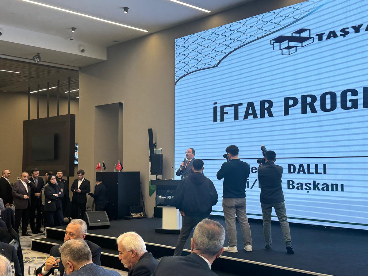 Kaymakamımız Cevdet Ertürkmen, Kastamonulular Kalkınma Vakfı’nın ev sahipliğinde düzenlenen iftar programına katıldı.