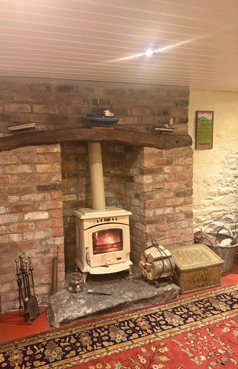 loverandomieigh's tweet image. Cheeky weekend break away to Belfast for the hubby’s birthday. 

Our accommodation is the cosiest !! 

Obviously visited the new #sephora #Belfast 🙈😭🛍️🛍️