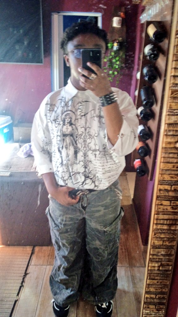 brireturn's tweet image. Eu tô me mijando de rir com isso aqui
#swagg