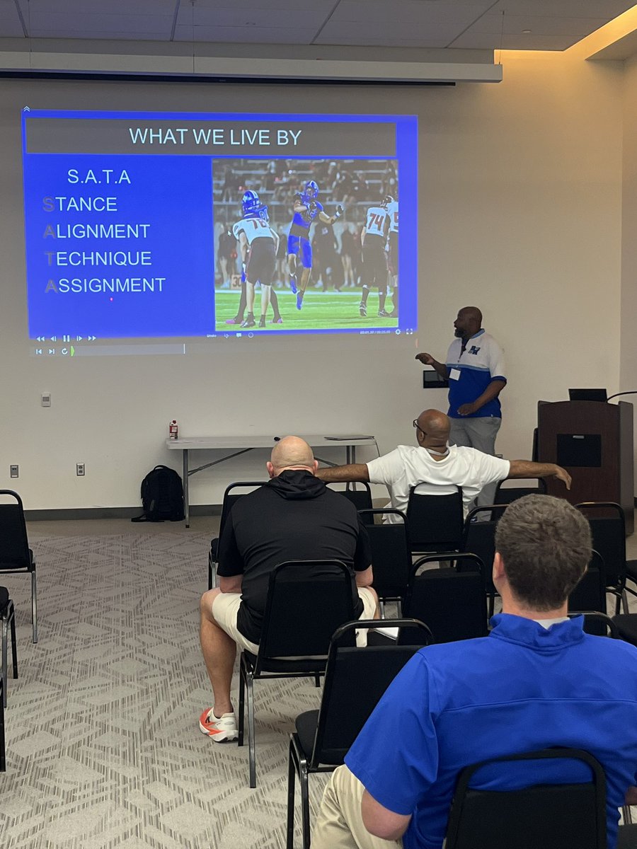 TrenchesClinic's tweet photo. Ending an unbelievable day of X’s &amp; O’s @TrenchesClinic are two real deal coordinators. @coachbruce93 with @KCTigerFootball &amp; @MattValmore90 with @BHEagleFootball are turning it up! 

Thank you to @realjakemcneil &amp; @TheFlipSled for sponsoring this session. https://t.co/MyNJZIptIK