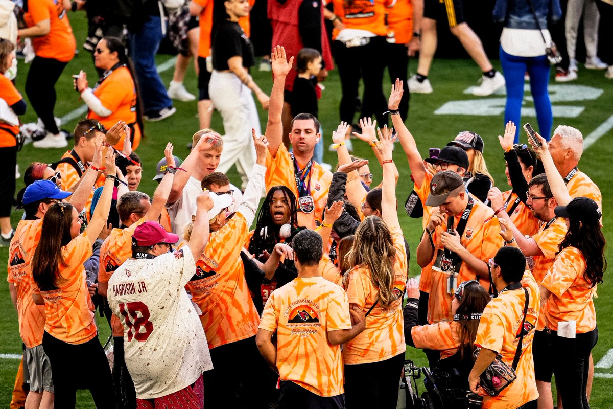 Taking over the steps at @StateFarmStdm 🏟️