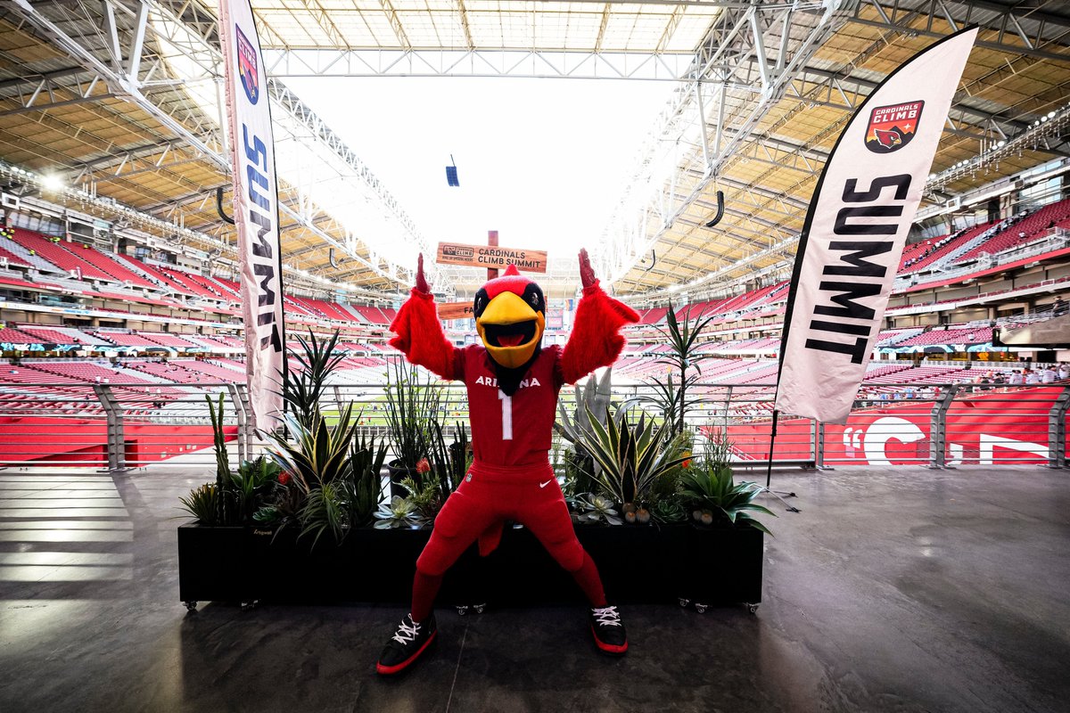 Taking over the steps at @StateFarmStdm 🏟️