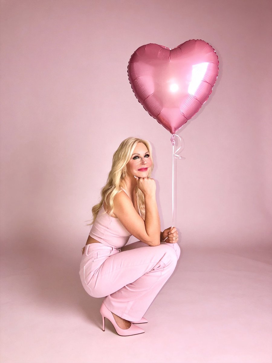 Kim Simons tweet media