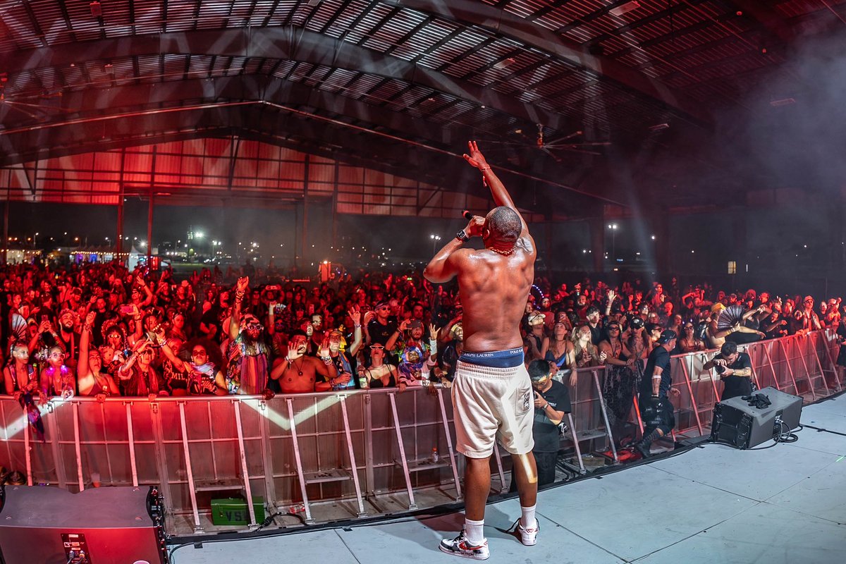 Metamorphosis tweet media