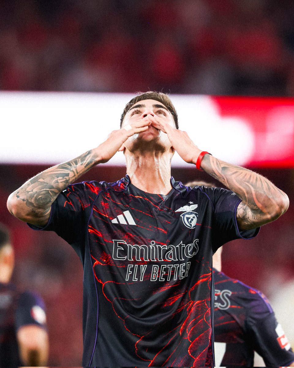 Actress Angelina Jolie on Enzo Barrenechea’s performance vs AVS Futebol SAD:

“He (Barrenechea) understands rhythm on a natural level. Very few players can play as a primary controller with metronomic efficiency, as well as a box-to-box blood hound with output focus.“
