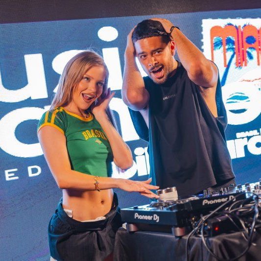 provando com UMA só live que a luísa sonza e o pedro sampaio são a duplinha do caos do pop br - a thread 

segue o fio 🧵