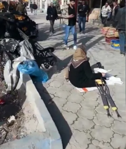 Görenleri hayrete düşüren olay: POS cihazlı dilenci

kangalgundem.com/genel/gorenler…