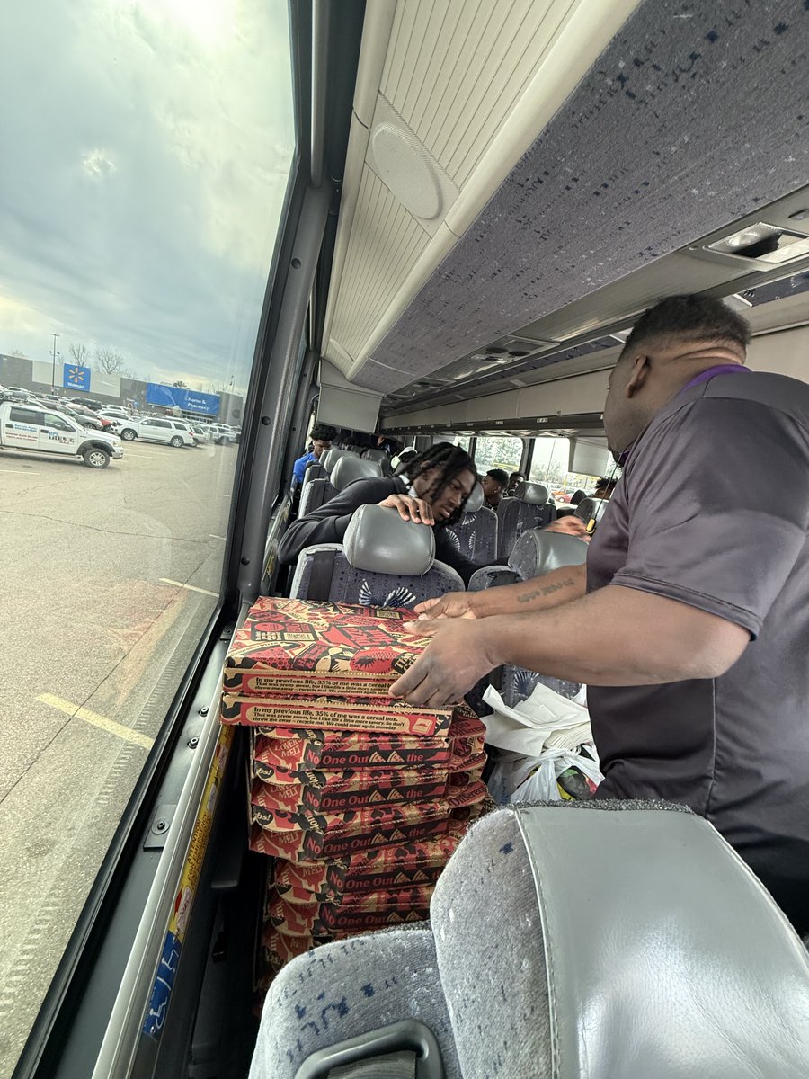 Coach Yates tweet media