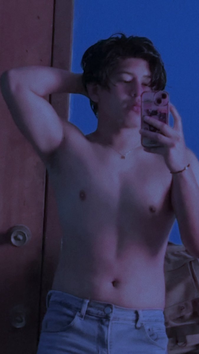 AnterBoo's tweet image. Me // My fav álbum ❣️