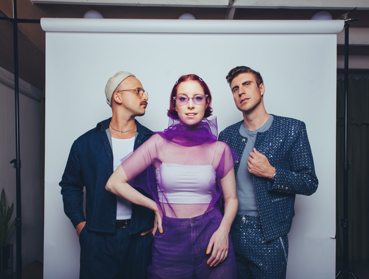 pandoramusic's tweet photo. Riding the ‘Waves,’ @thisismoonchild share their new album: https://t.co/hrlpcKe1Br https://t.co/pQmX8LL9DO