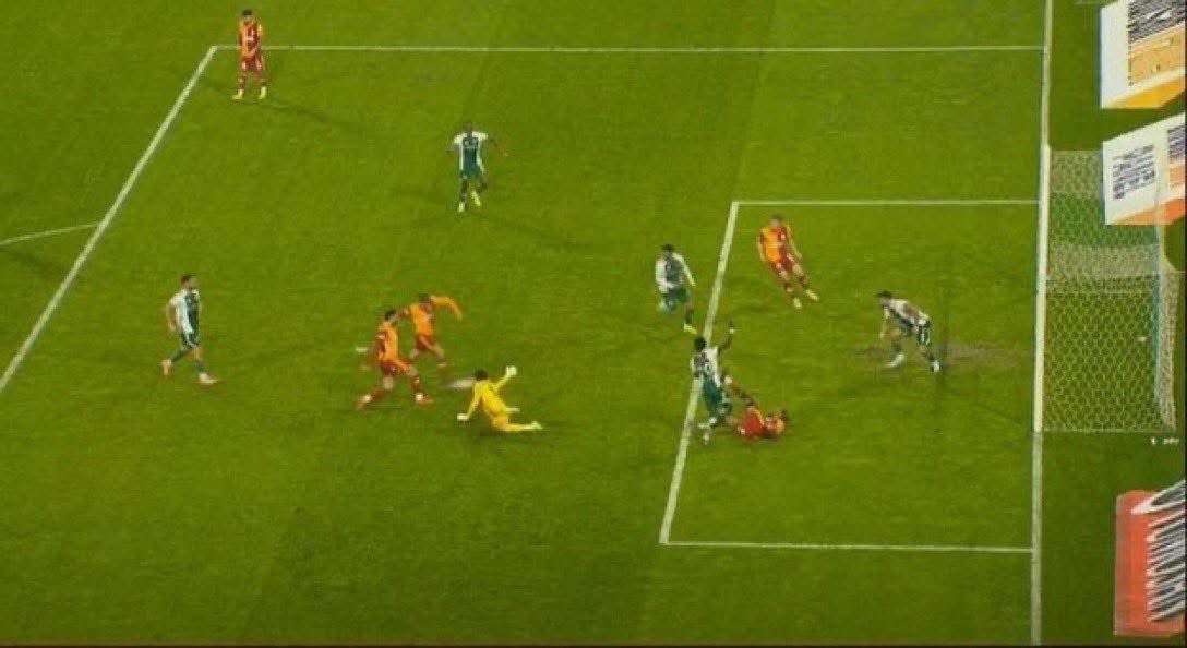 cassioo_lincoln's tweet image. Bünyamin Gezer; Galatasaray kötü oynamış olabilir, Okan Buruk yanlış değişiklikler yapmış olabilir bu onların sorunu.
Siz tertemiz golü neye göre iptal ettiniz?
#Mars'tan, uzaydan birini getirsen o bile golün iptalini anlayamaz 🔥🔥