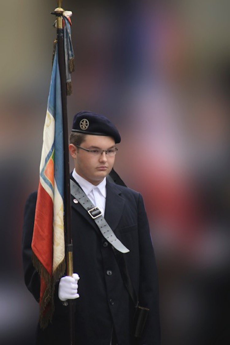 🚨 🇫🇷 L’HISTOIRE VRAIE qui choque la France entière : 👇 

Un étudiant de 21 ans, Valentin, originaire de Corrèze, gentil, discret, en histoire à Paris… POIGNARDÉ 18 FOIS + ÉTRANGLÉ dans son appartement. 😢🔪  

Un RÉFUGIÉ MALGACHE de 27 ans, schizophrène, qui avait arrêté ses