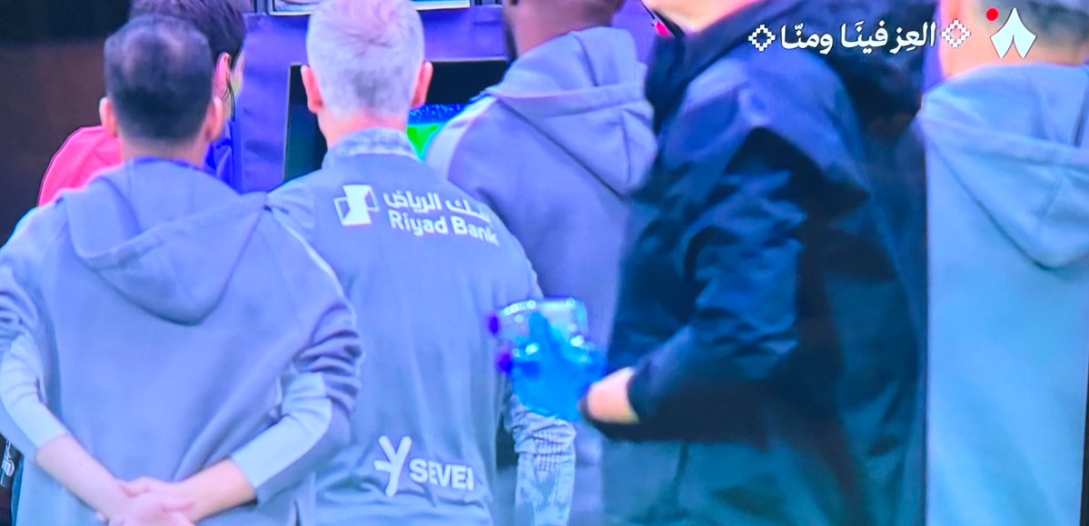 maslat_23's tweet image. RT @omarkamli: لقطة توضح 
من يشاهد الفار