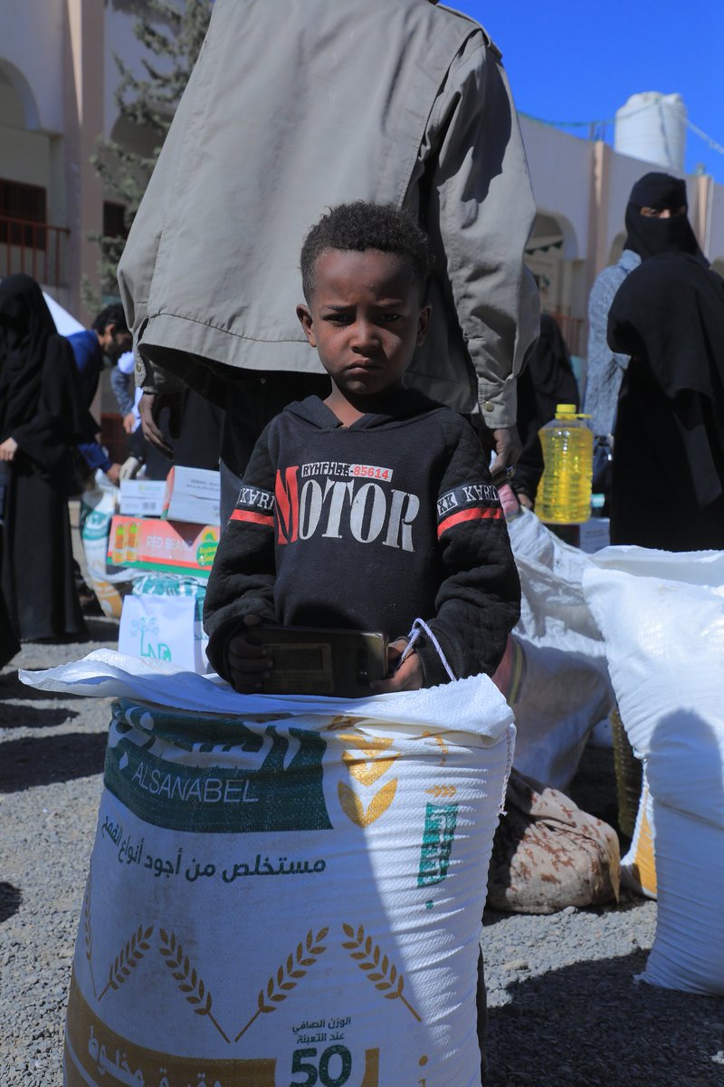 HndOrg's tweet photo. "325" families supported ✨️

Through HND’s Food Security Project, we distributed (325) food packs to most vulnerable families in #Sanaa, #Yemen.

Each pack supports a family for nearly 1.5 months. 

It is more than food. It’s dignity and hope.

Thanks to donors in Germany.
#UN https://t.co/jUz1QJQLoc