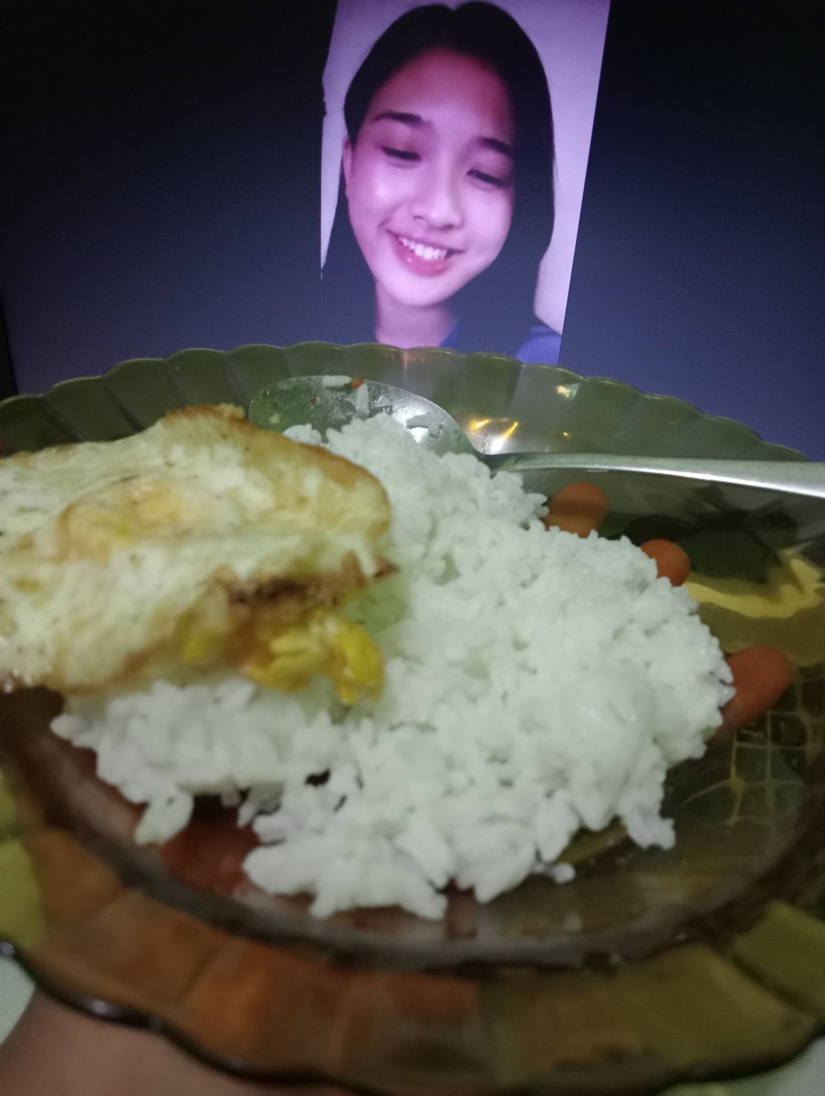 Sahur day 4,menu nya apa nihh? 
<a href="/C_OnielJKT48/">onyil🤓</a>
kalo aku si telor ceplokk hehee,semangatt kegiatann todayyy dan semangatt puasa day 4 nyaaa cantikkkk🫶🫶💙 

#NielSahurNiel #SahurDay4