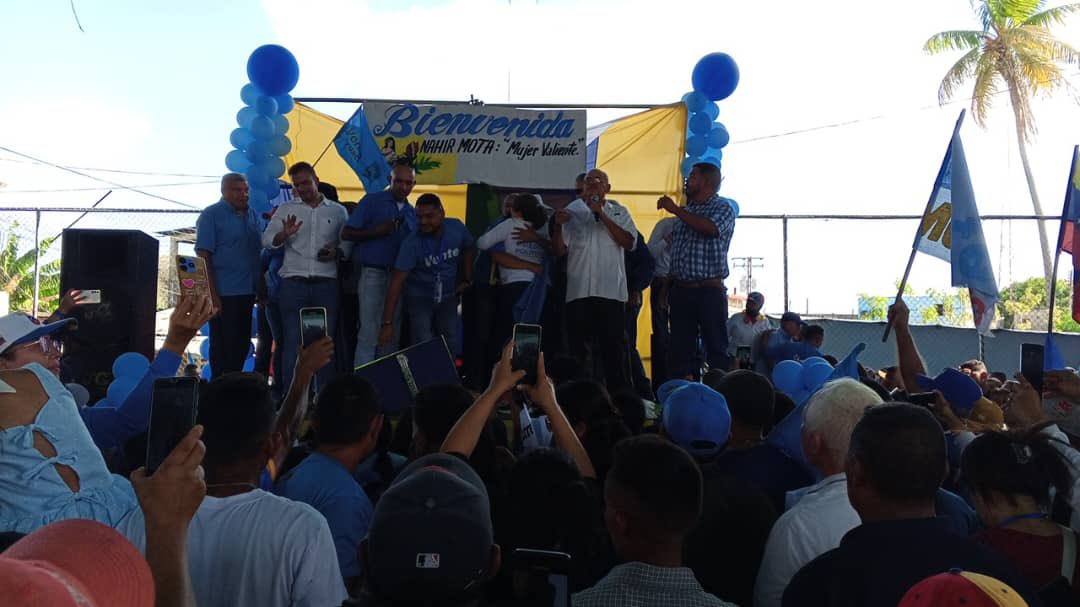 <a href="/NahirMota/">Nahir Mota</a> ¡Gloria al bravo pueblo! <a href="/NahirMota/">Nahir Mota</a> <a href="/VenteApure/">Vente Apure</a>