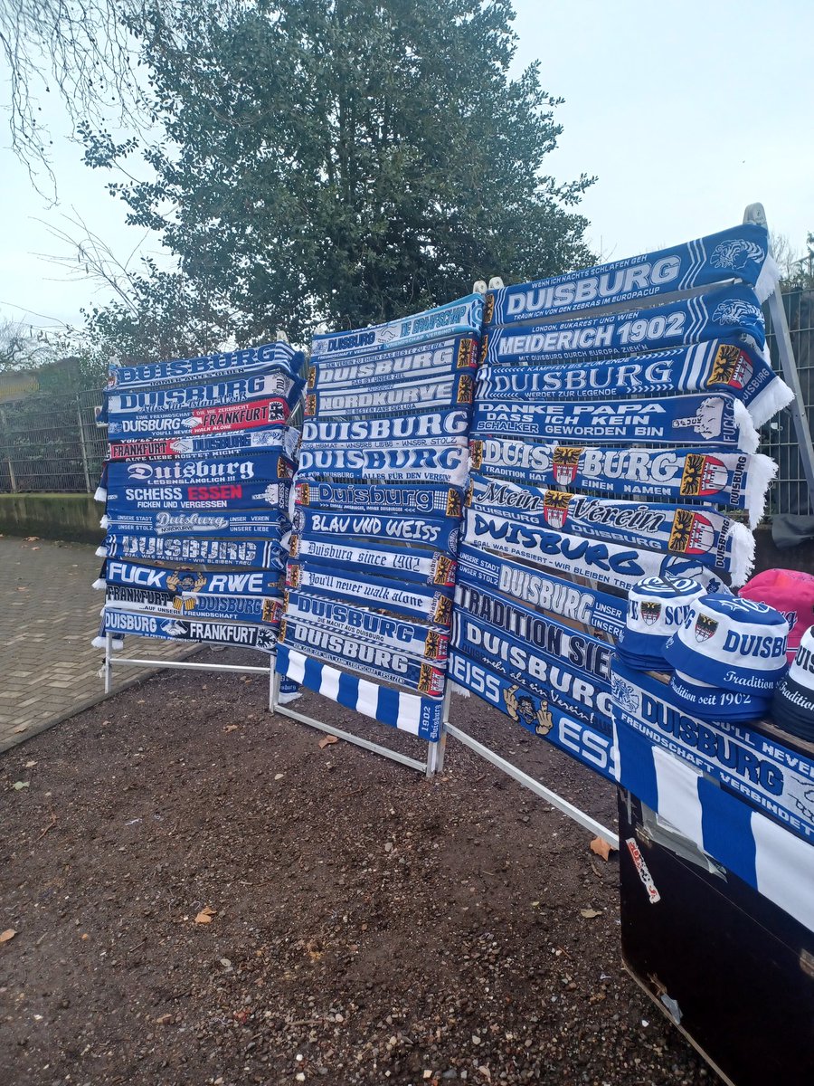 Aufsteiger MSV Duisburg blijft op koers voor nog een promotie. De drager van de rode lantaarn Schweinfurt wordt met 3-1 verslagen in het Wedaustadion.