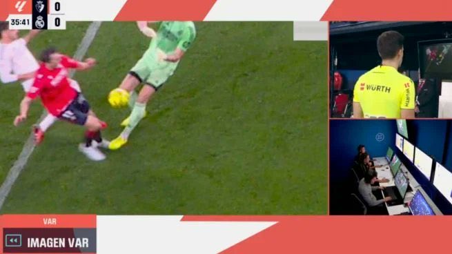 Si aquí no ves un pisotón tienes un problema, y va más allá del fútbol !!!!!!