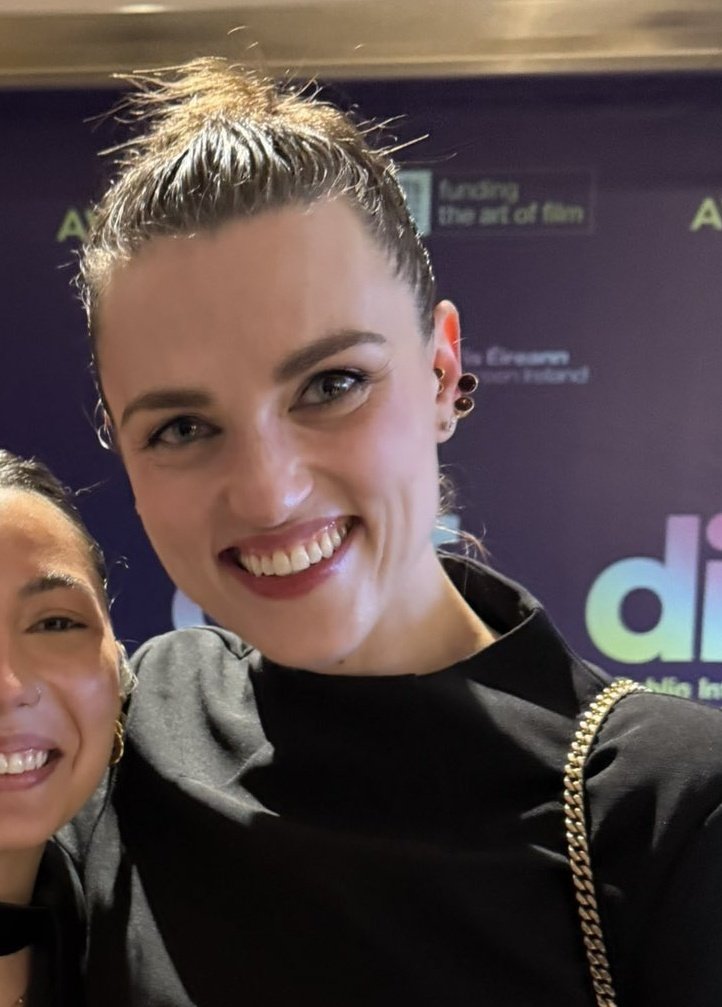 HER SMILE SOMEONE HELP ME