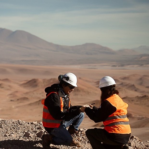 SALTA: UNA MINERA CANADIENSE INVERTIRÁ US$ 5.250 MILLONES

First Quantum presentará la adhesión al RIGI en el primer semestre de 2026 para Taca Taca, su proyecto de cobre en Salta. El proyecto apunta a producir 291.000 toneladas anuales durante los primeros 10 años, además de oro