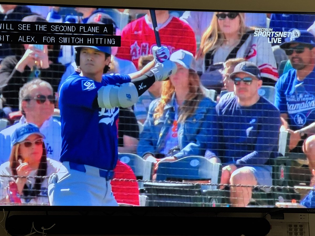 JenniferHorn's tweet photo. And just like that, all is right with the world! #itstimefordodgerbaseball @Dodgers ๐ https://t.co/jYM6F6JZCg