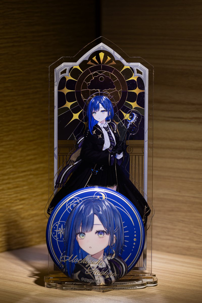 今回のゆにれいど魔法学園の主なグッズのアクスタ缶バッチ撮影しました