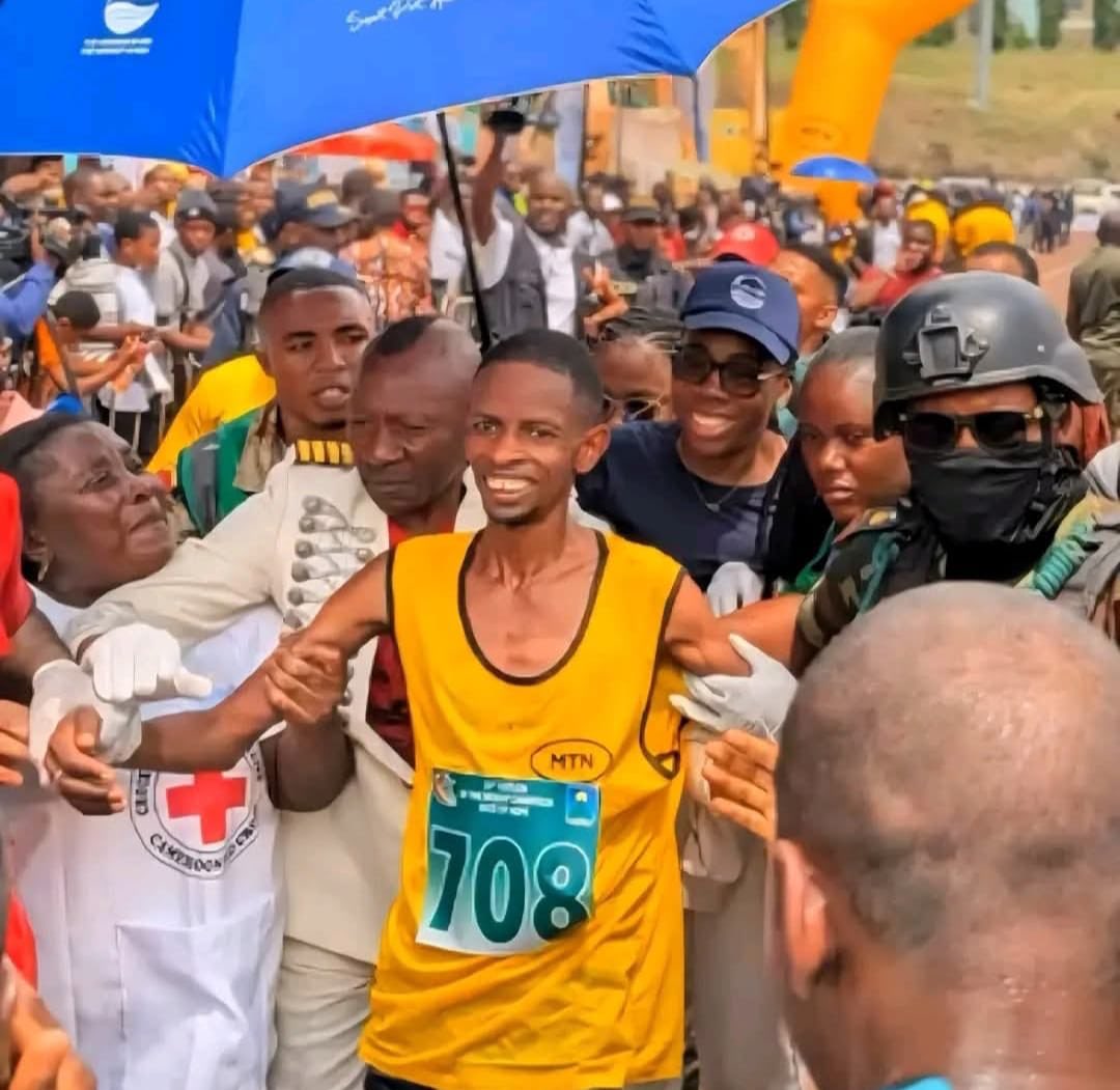 MONT CAMEROON RAISE OF HOPE 31 ÉDITION : Hamadou Bih Ibrahim est le grand vainqueur dans la catégorie masculine 🇨🇲

La compétition s'est courue ce samedi à Buea!!

#jambofm91