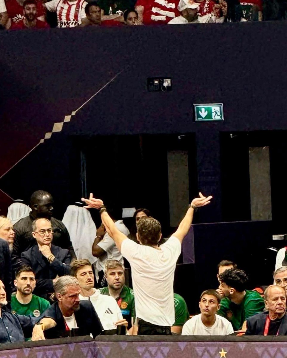 Green13Lessort's tweet image. ΜΗΝ ΤΟΝ ΝΕΥΡΙΑΖΕΤΕ ΑΛΛΟ .

ΣΑΣ ΓΑΜΑΕΙ ΚΑΙ ΣΑΣ ΧΥΝΕΙ ΚΑΙ ΡΟΥΦΑΕΙ ΚΟΚΑΙΝΗ .

ΠΟΙΟ ΕΙΝΑΙ ΤΟ ΣΕΡΙ ΝΙΚΩΝ ΤΕΛΙΚΑ; 

#paobc #OlympiacosΒC #Allwyn #POUTSAPALI #DPGBABASGAY