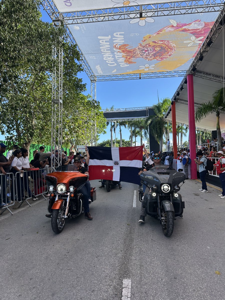 FrankERainieri's tweet photo. Así comenzamos hoy nuestro Carnaval de Punta Cana 2026, llenos de color, alegría y el orgullo de nuestra cultura dominicana. https://t.co/fRzUoUyQc7