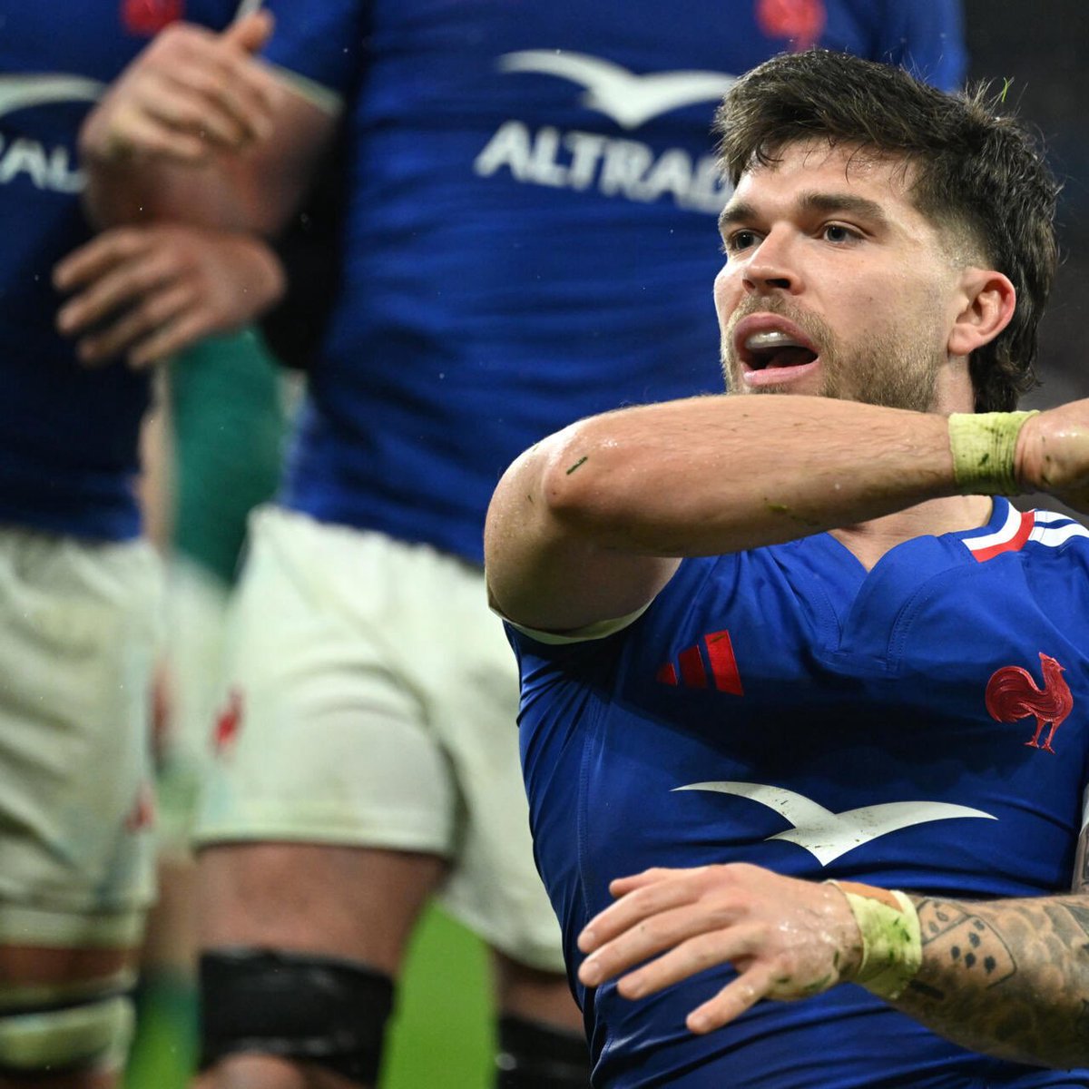 On y est Matthieu Jalibert forfait, à voir la durée de son indisponibilité.

Mais encore fois, très utopique de croire que les joueurs du XV de France sont installés dans cette équipe. 

Tant les blessures sont fréquentes.