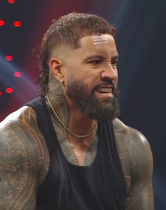His angry face.🖤