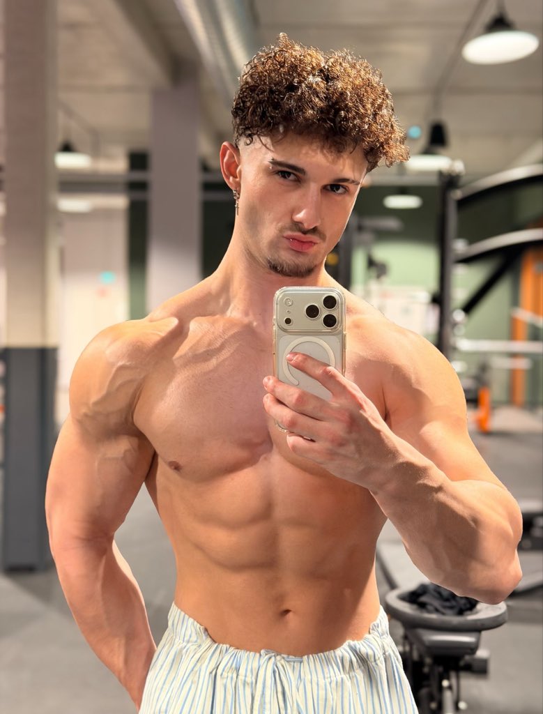 Tomas mrld tweet media