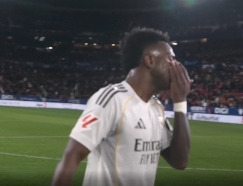 Racista!
Xenófobo!

Tapou a cara para quê? 😡😡