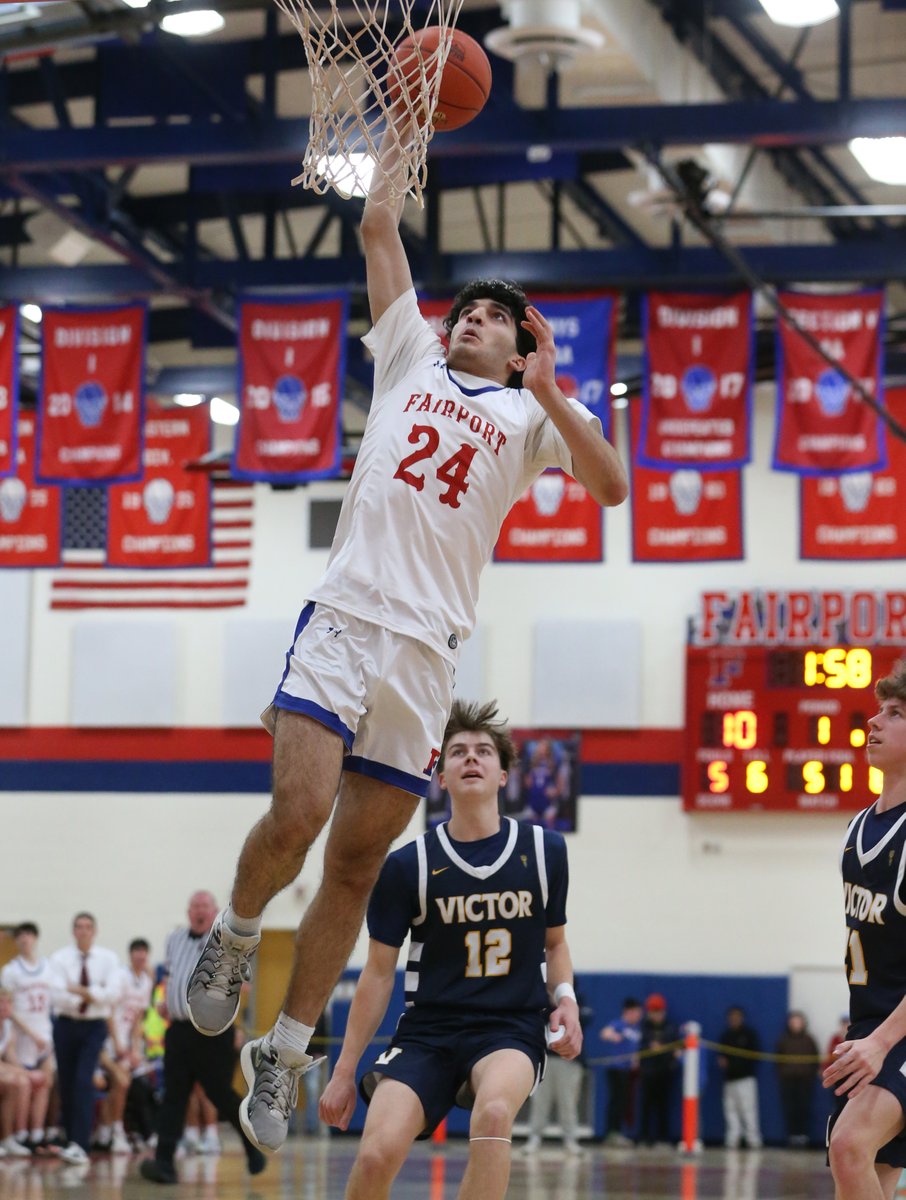 jjDandC's tweet image. .@DandC #RochesterNY HS Basketball

Top 10 team rankings going into sectionals by James Johnson &amp;amp; Justin Ritzel- bit.ly/4kLeC4e

@ERocBoysBBall @SecVBBasketball @GAHSBoysHoops @FCSDSports @PenfieldBball @mendonbball @SHSKnightsHoops #ROC @GatesChiliBball @ReporterRitz