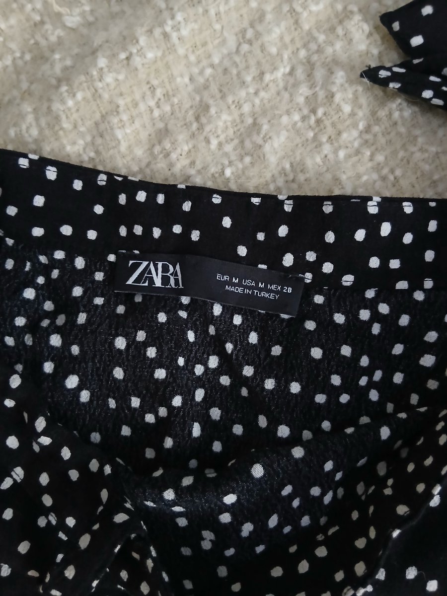 Vuelvo a molestar, estoy teniendo gastos legales por situaciones que algunos conocen y se está poniendo todo muy complejo para adrontarlos y afrontar la vida cotidiana. Me ayudan también compartiendo, gracias! VA 🧵 
SHORT POLLERA ZARA M $120