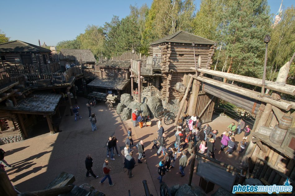 Themountainkin1's tweet photo. Legends of the Wild West/Fort Comstock is no longer listed as a Disneyland Paris attraction. This summer, it’ll be 2 years since the walkthrough suddenly closed!

It’s the 3rd Frontierland attraction to go extinct, following the Indian Canoes and River Rogue Keelboats🫤 https://t.co/gRWQtjyoF1