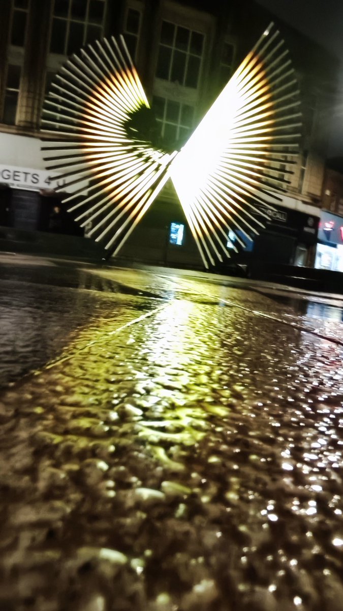ShaunFarrelly's tweet photo. The Northerner in me wasn't gonna let a bit of rain stop me from taking in the Illuminate displays in Oldham town centre this evening. Wet surfaces helps a little bit with the reflections
#IlluminateOldham #LoveOldham #Oldham #LightShow #LightDisplay https://t.co/SzPEP4tg8h