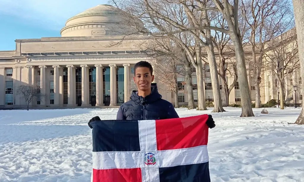 #NacionalesTN | Con 14 años Joven dominicano inicia certificación de Machine Learning en Harvard EDX telenoticias.com.do/con-14-anos-jo… #TNFinDeSemana