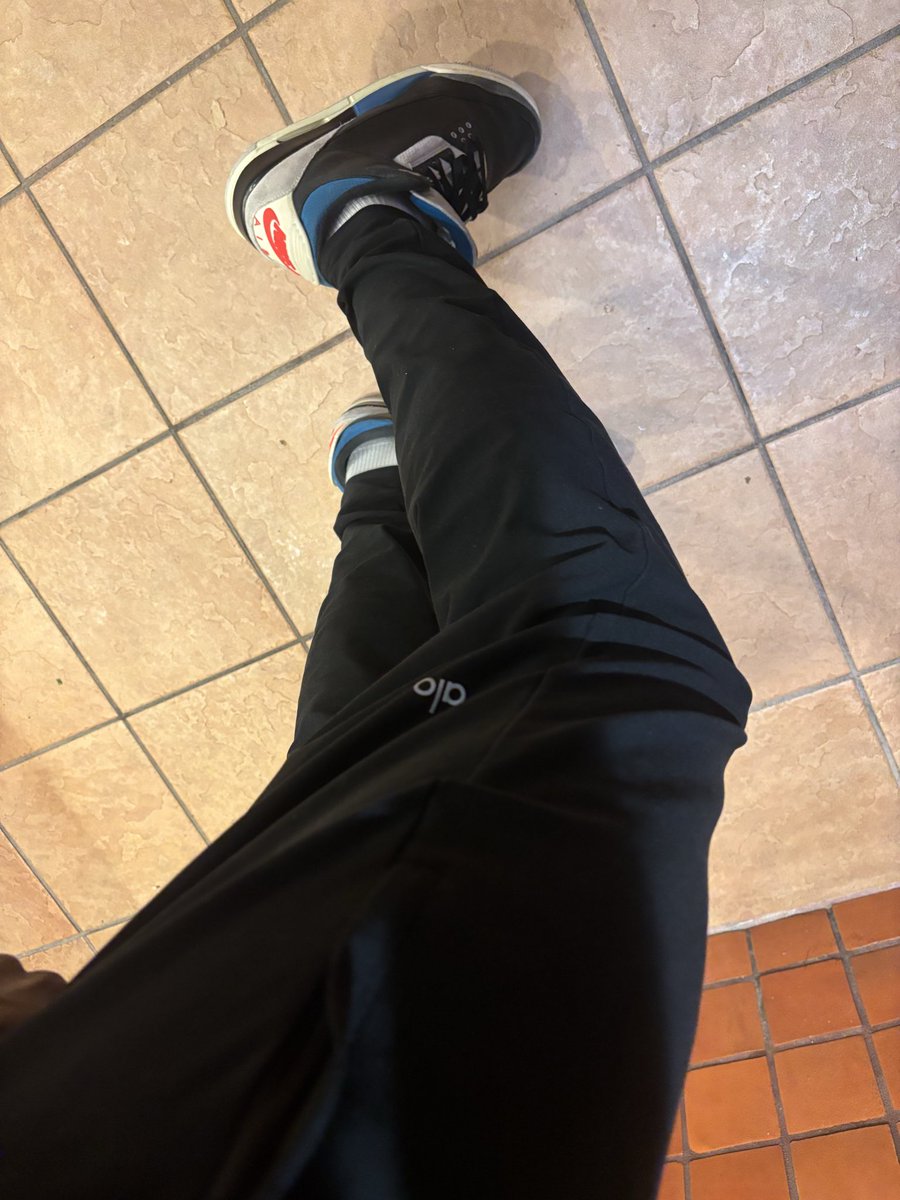 BABYVIPE🐍🏚️ tweet media