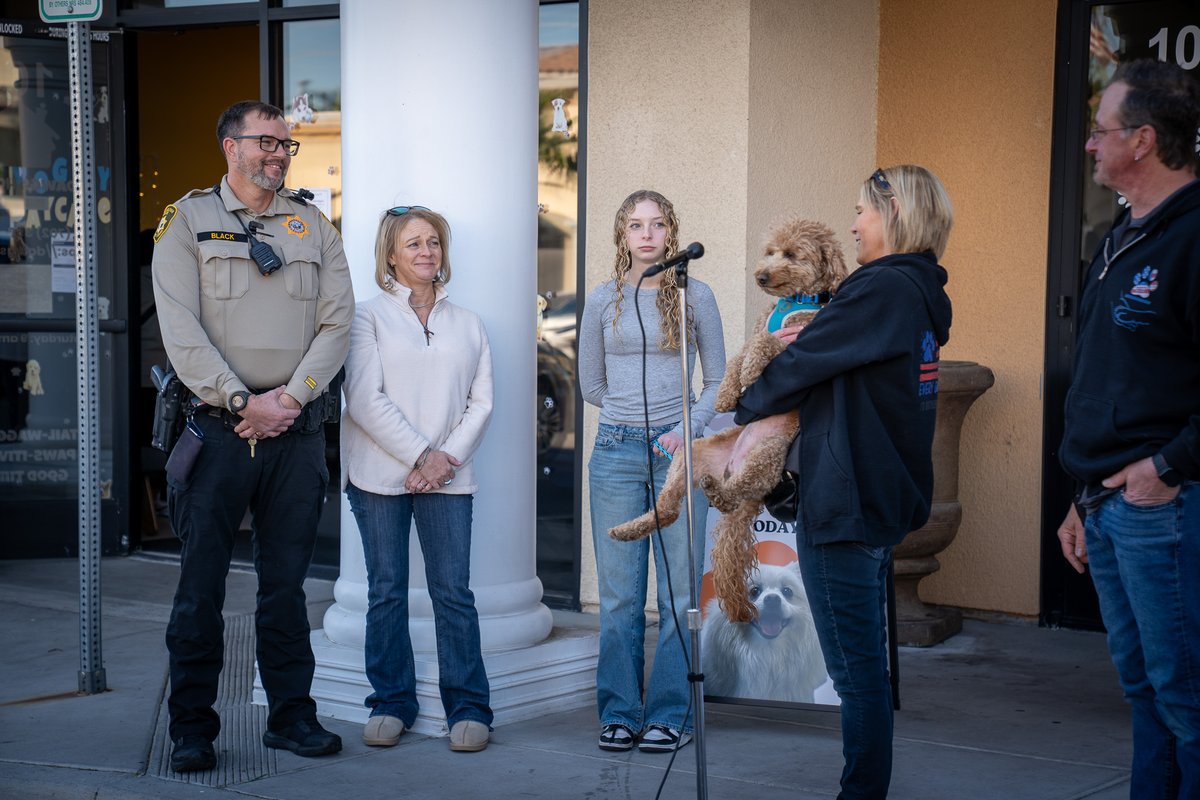 LANDING AT A LOVING HOME!

Earlier today, the pup rescued by LVMPD officers and staff at Harry Reid International Airport on February 2 has officially landed in his new, loving home.

The dog affectionately nicknamed Jet Blue was permanently placed by Retriever Rescue of Las