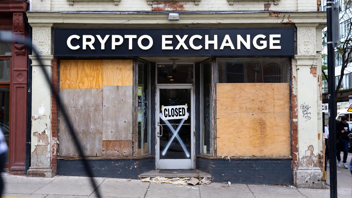 zanzitoken's tweet photo. GEMINI AND BLOCKFIELDS.🏚️ The infrastructure of the  institutional era is crumbling:  GEMINI IPO: → Initial price: $28 → Current price: $7.76 → 25% staff reduction  BLOCKFIELDS (Chicago): → $61 billion in volume managed → All withdrawals suspended → $71 million in loan losses  #Gemini #CryptoNews #Crypto #CryptoWinter #BTC