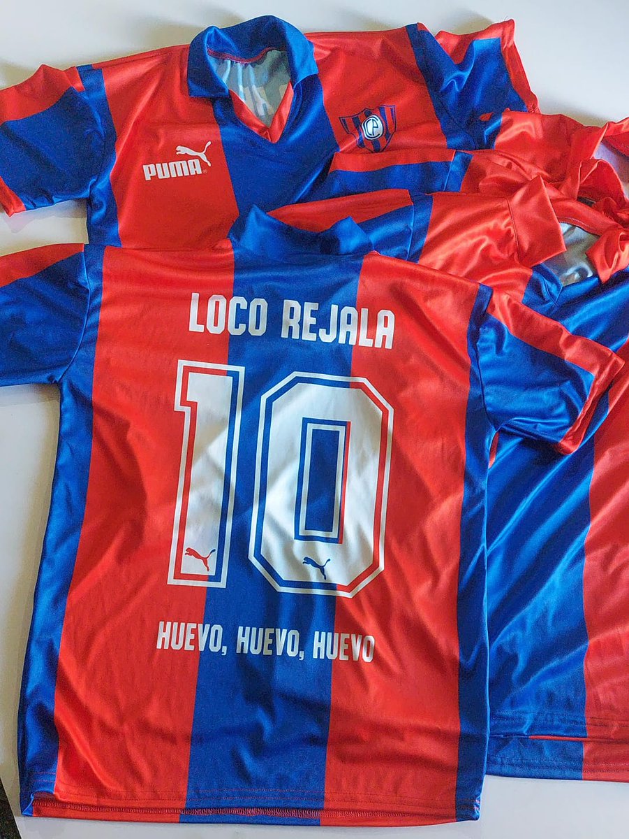 Me quedé cortísimo .... Les prometo sortear 100 camisetas más (autografiadas por El Loco), para el siguiente partido de local. Siganme para tener más oportunidades de ganar .